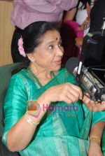 Asha Bhosle launches Unheard Melodies at Radio City in association with Universal in Bandra on 6th Sept 2010 (13).JPG